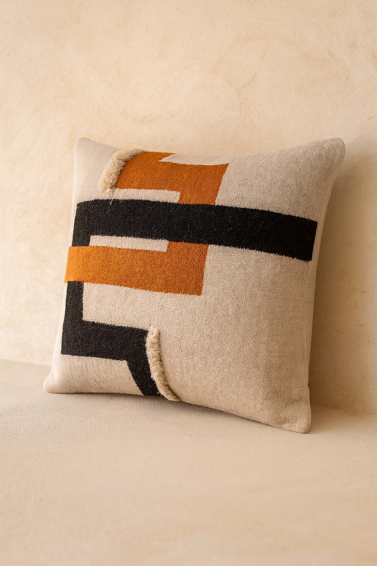 Labirent Desenli El Yapımı Yün Kırlent Kılıfı