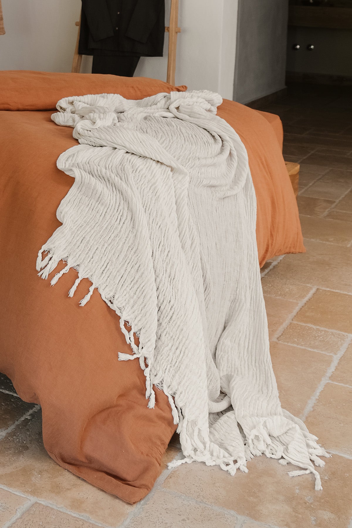 Wrinkled Keten Karışımlı Koltuk Şalı, Battaniye Kırık Beyaz XL