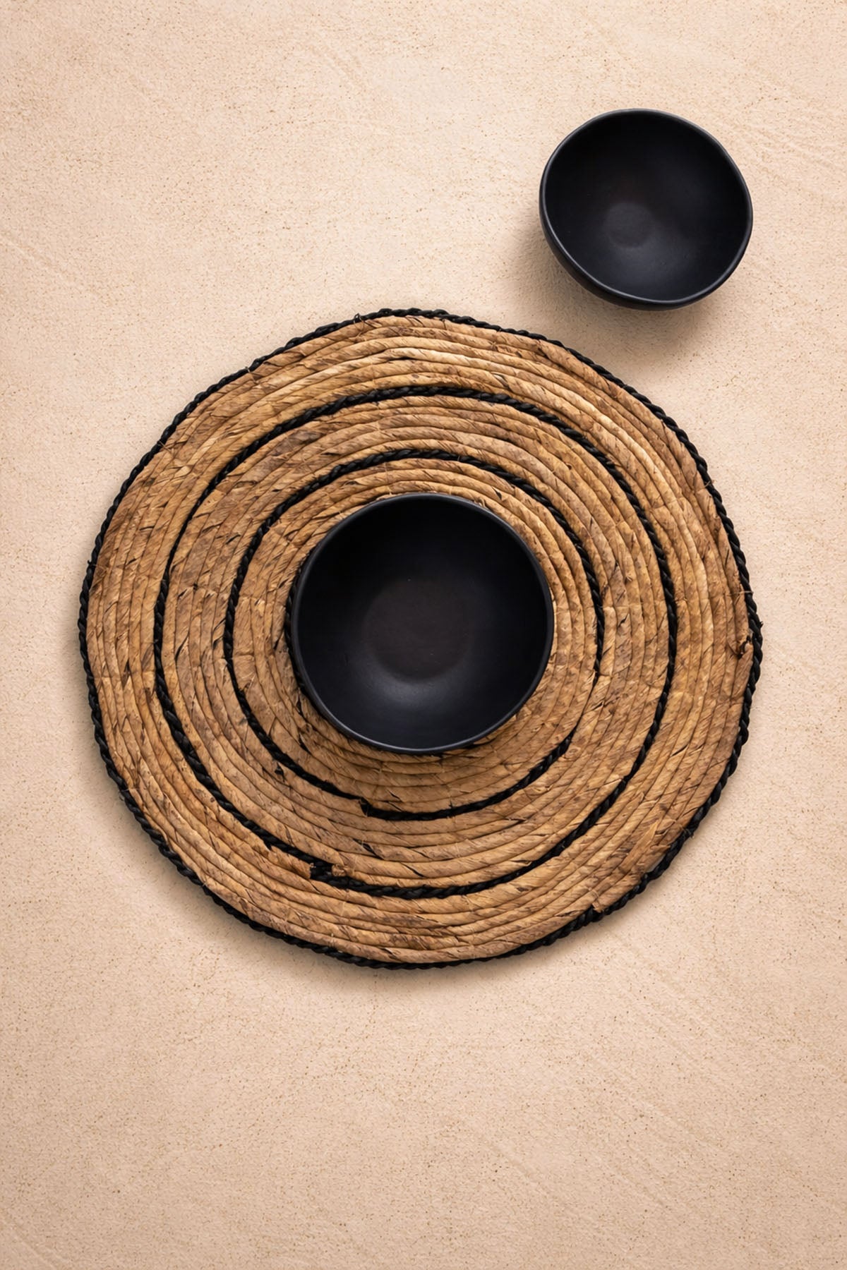 Siyah Detaylı Muz Lifinden Yuvarlak Amerikan Servisi