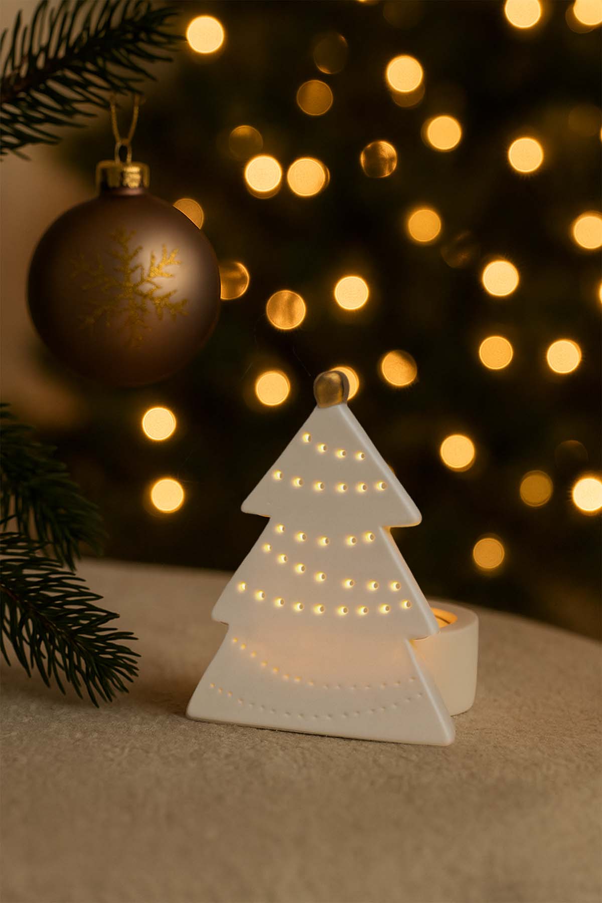 Çam Ağacı Şeklinde Porselen Tealight Mumluk 9x6,5 cm