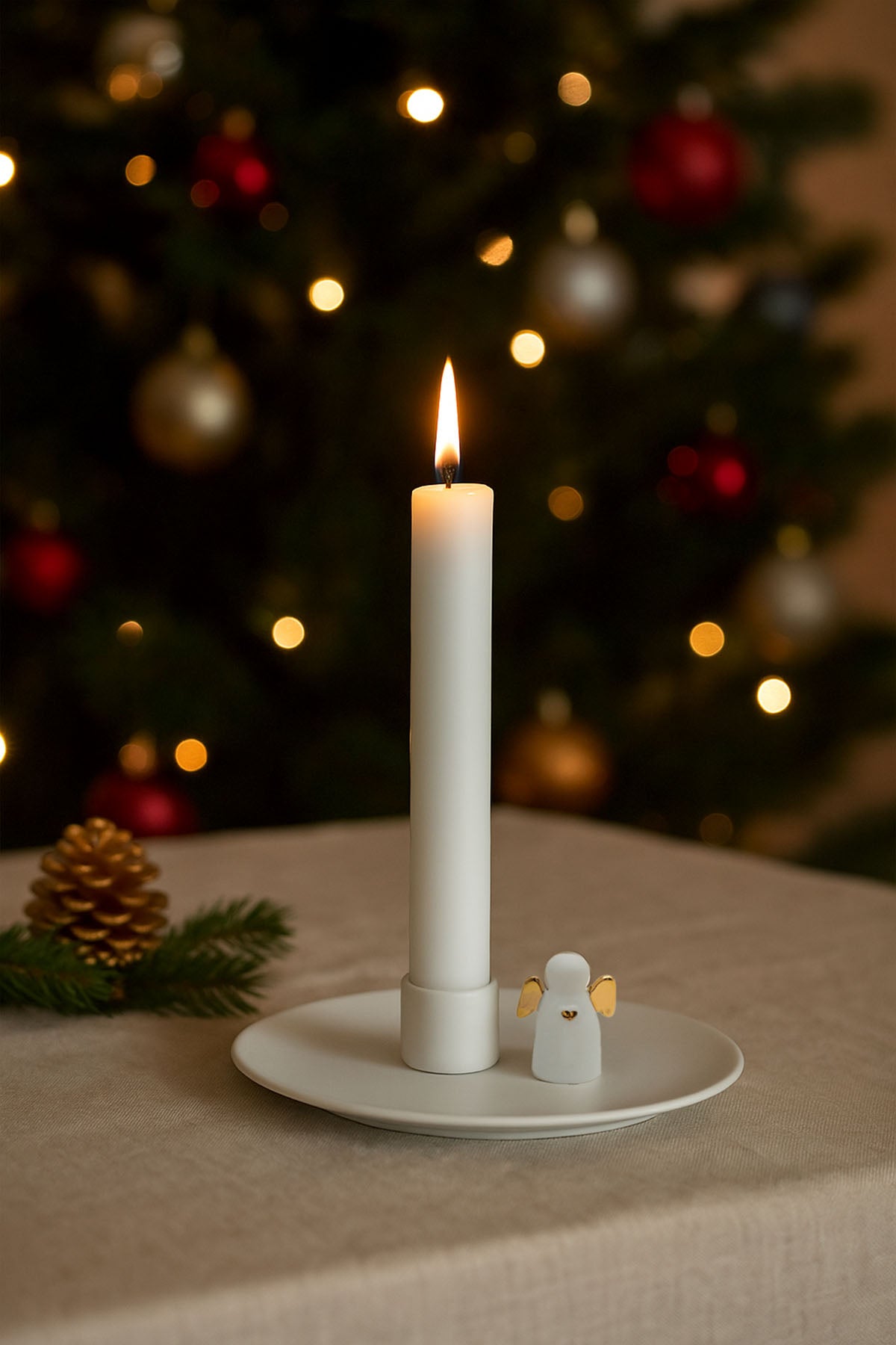 Melek Figürlü Porselen Mumluk, Şamdan