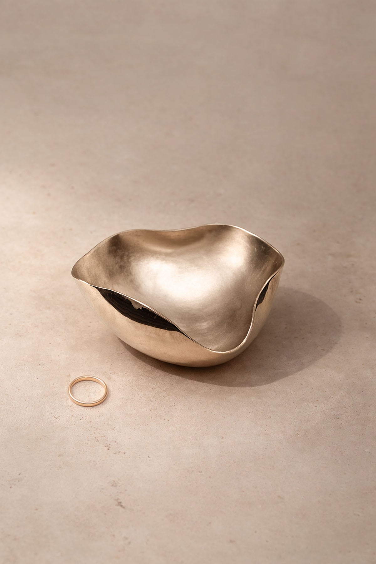 Asimetrik Yapılı Pirinç Dekoratif Kase 11x10x4 cm