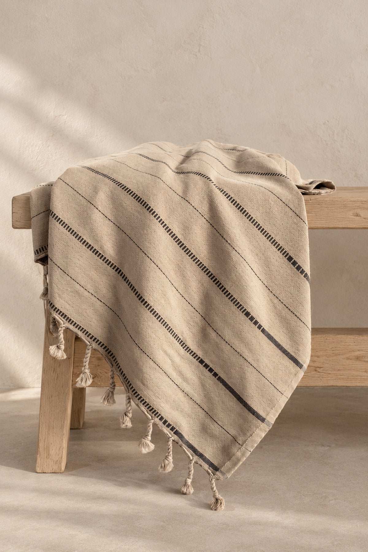 Boa Sofa Throw Beige-Black
