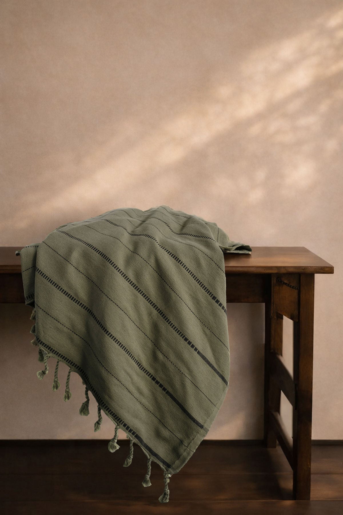 Boa Sofa Throw Timber-Black