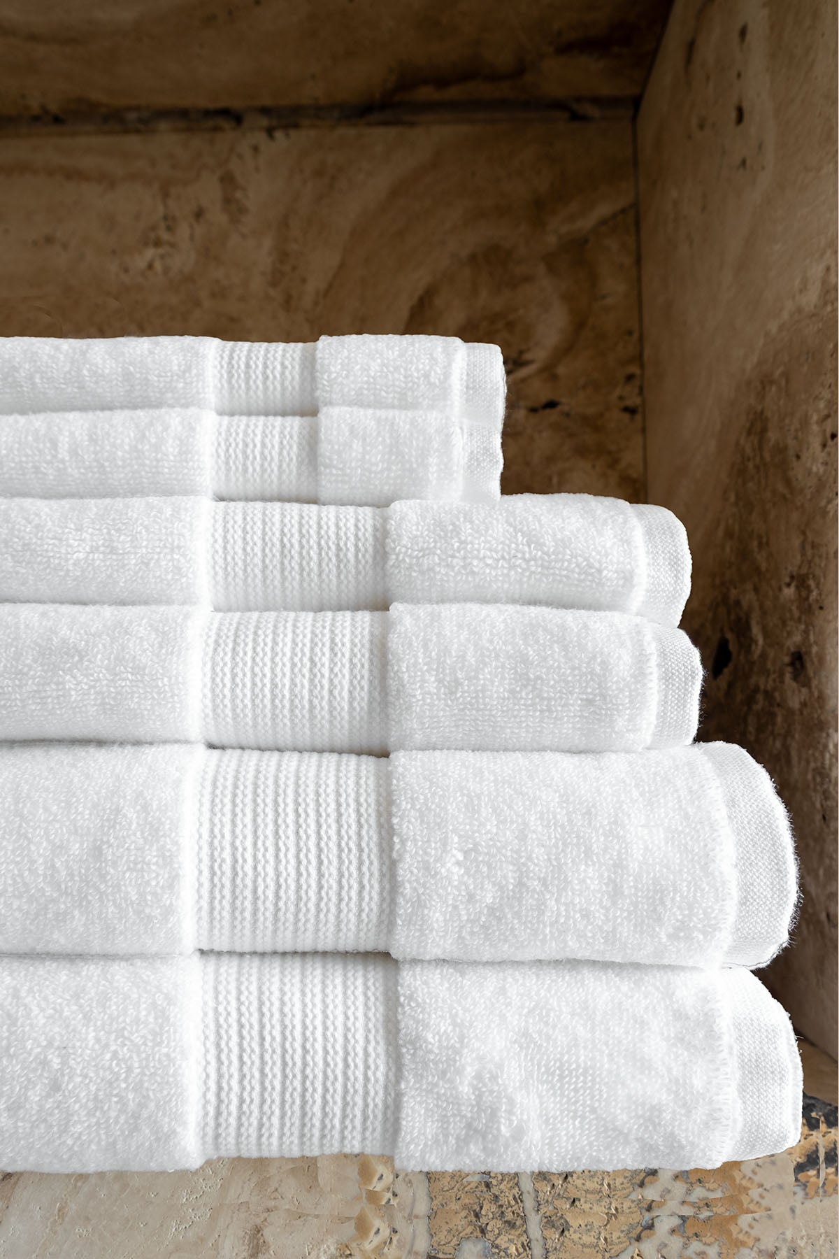 Ekstra Yumuşak Bordürlü Bukle Havlu Beyaz