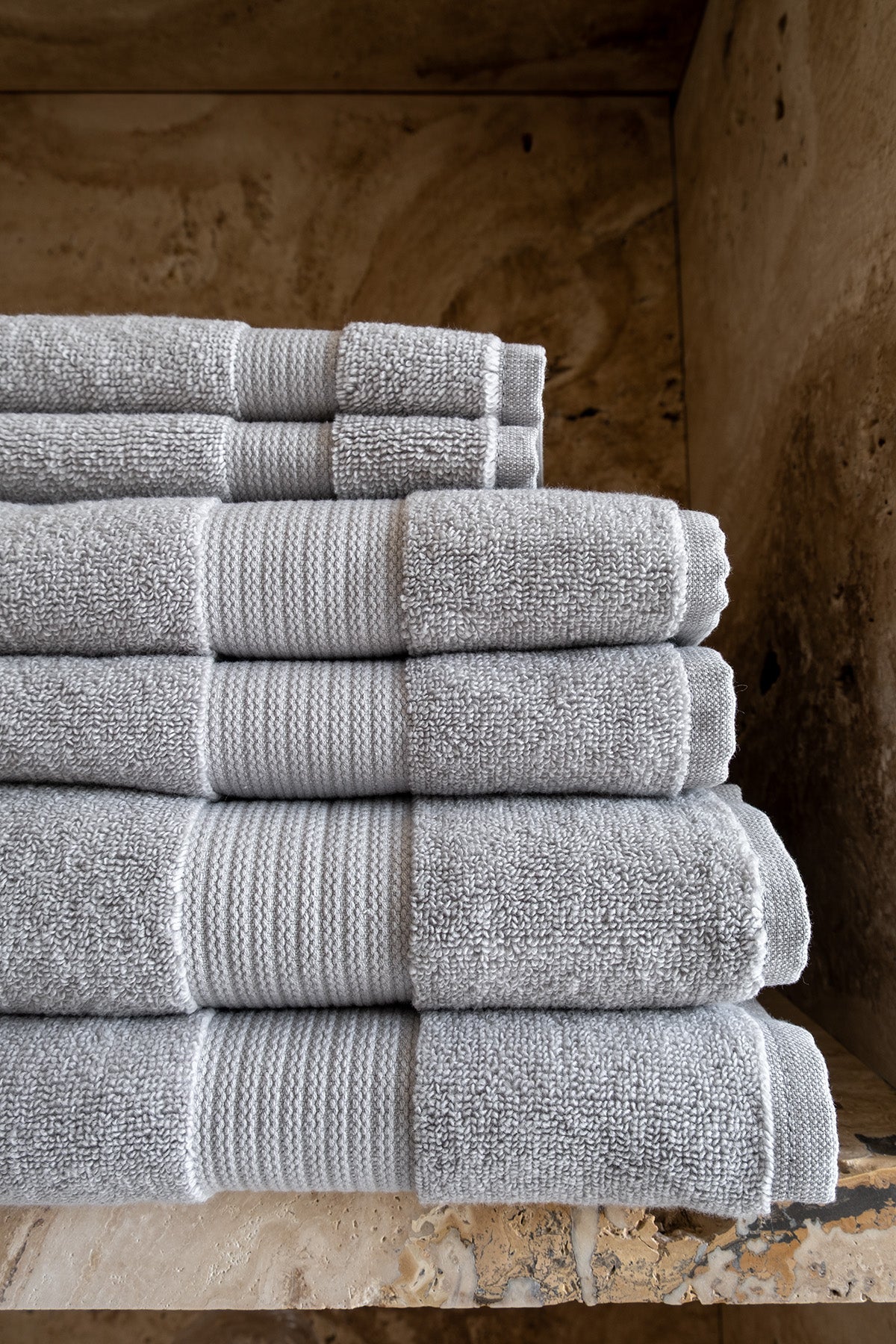 Ekstra Yumuşak Bordürlü Bukle Havlu Gri