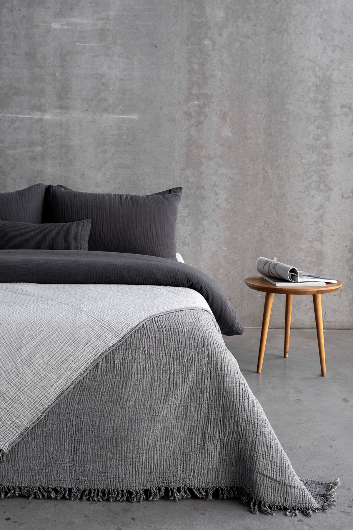Cocoon 4 Katlı Müslin Yatak Örtüsü Koyu Gri