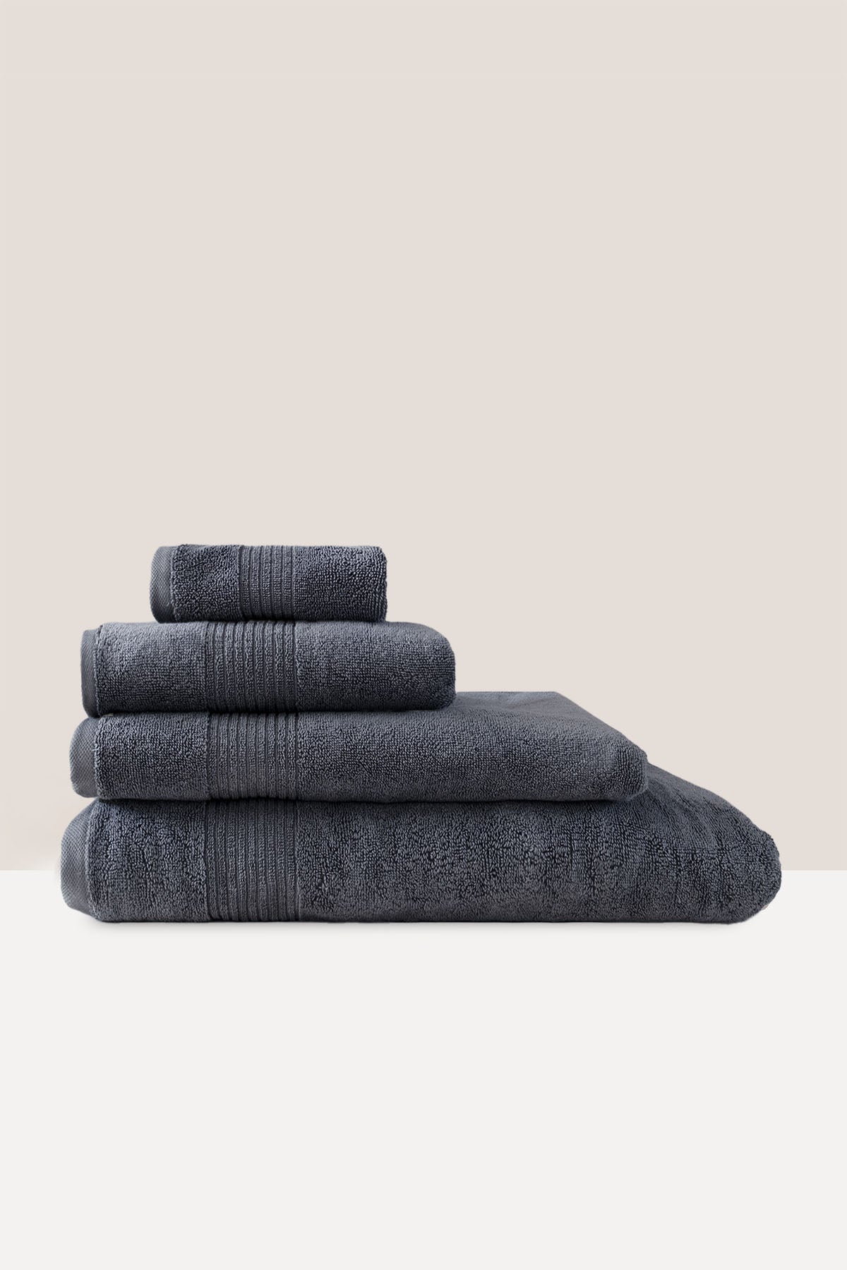 Essetial Bordürlü Bukle Havlu 600 gr/m² Koyu Gri