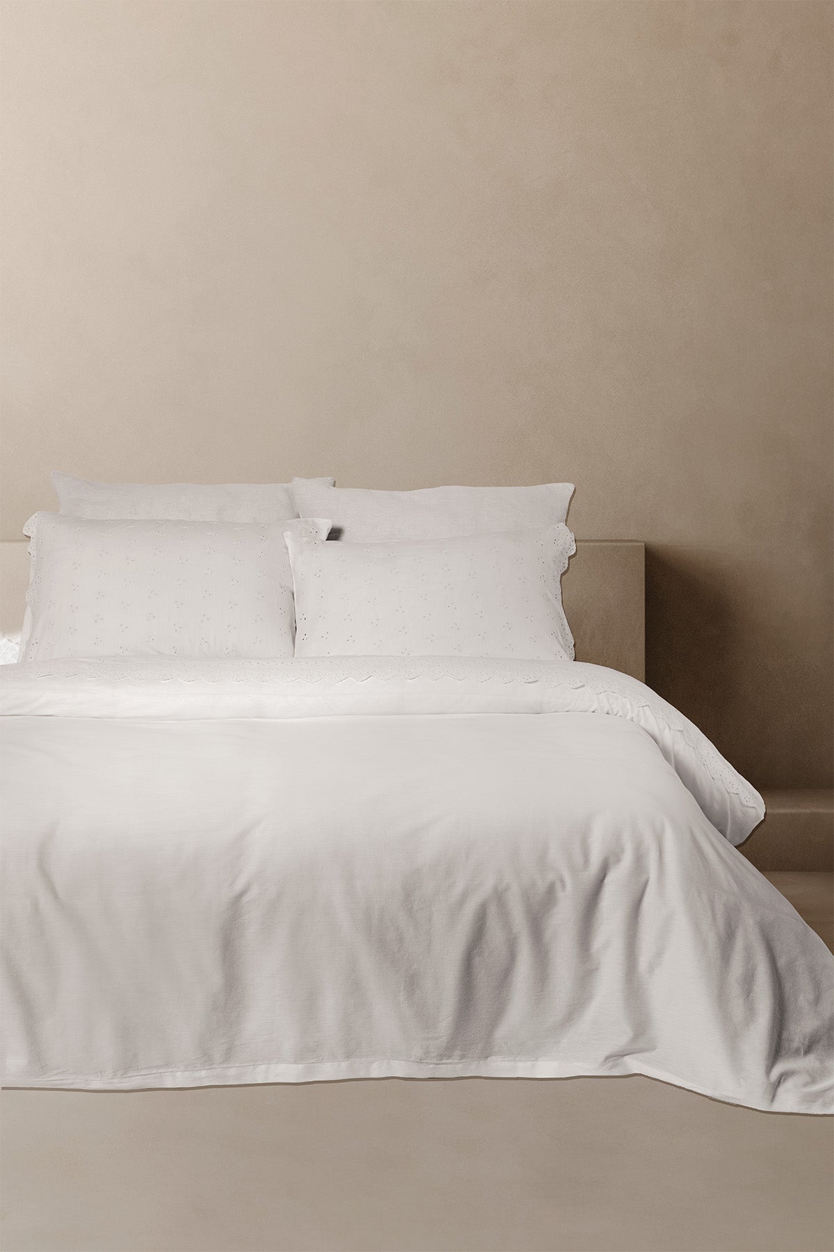 Brode İşlemeli Pamuk Saten Yastık Kılıfı 2'li Set Beyaz