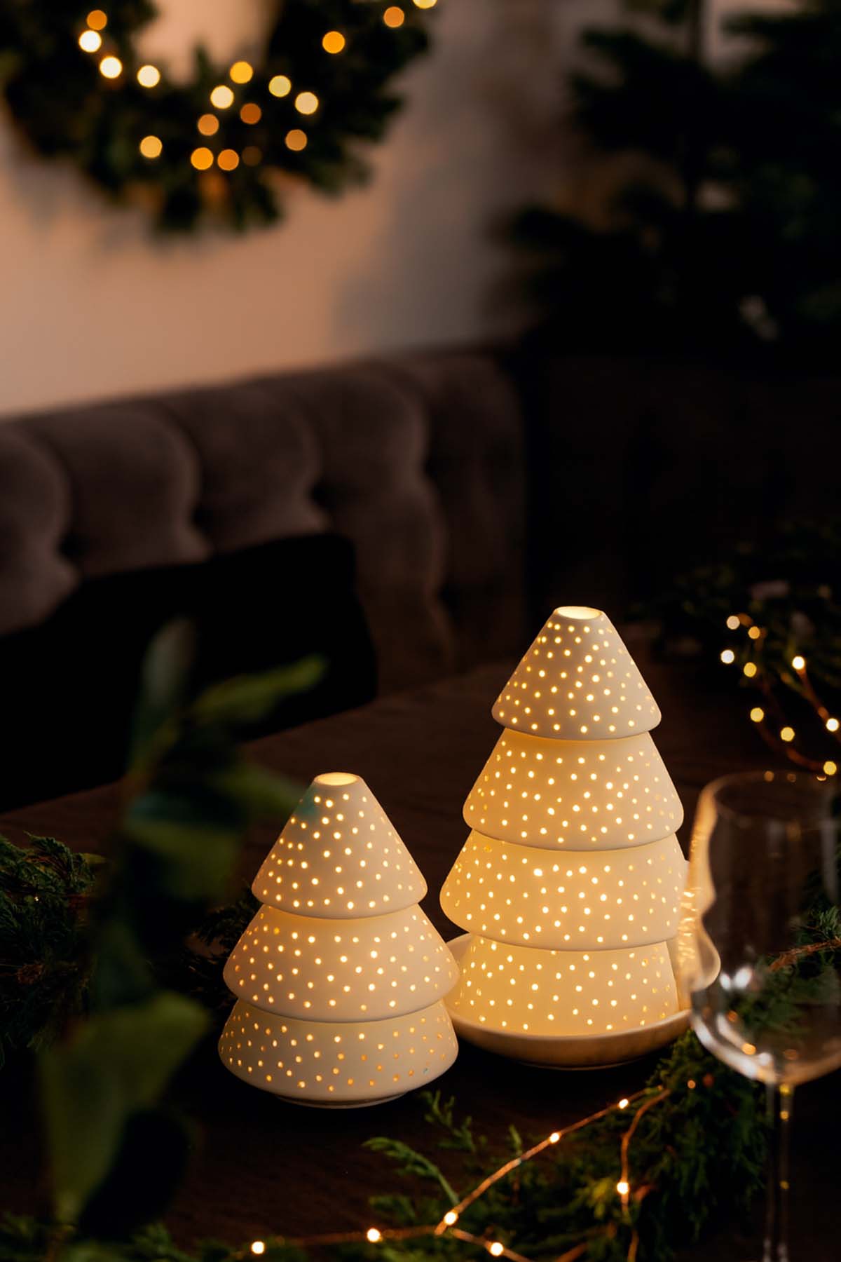 Çam Ağacı Şeklinde Porselen Mumluk 12,5x21,5 cm