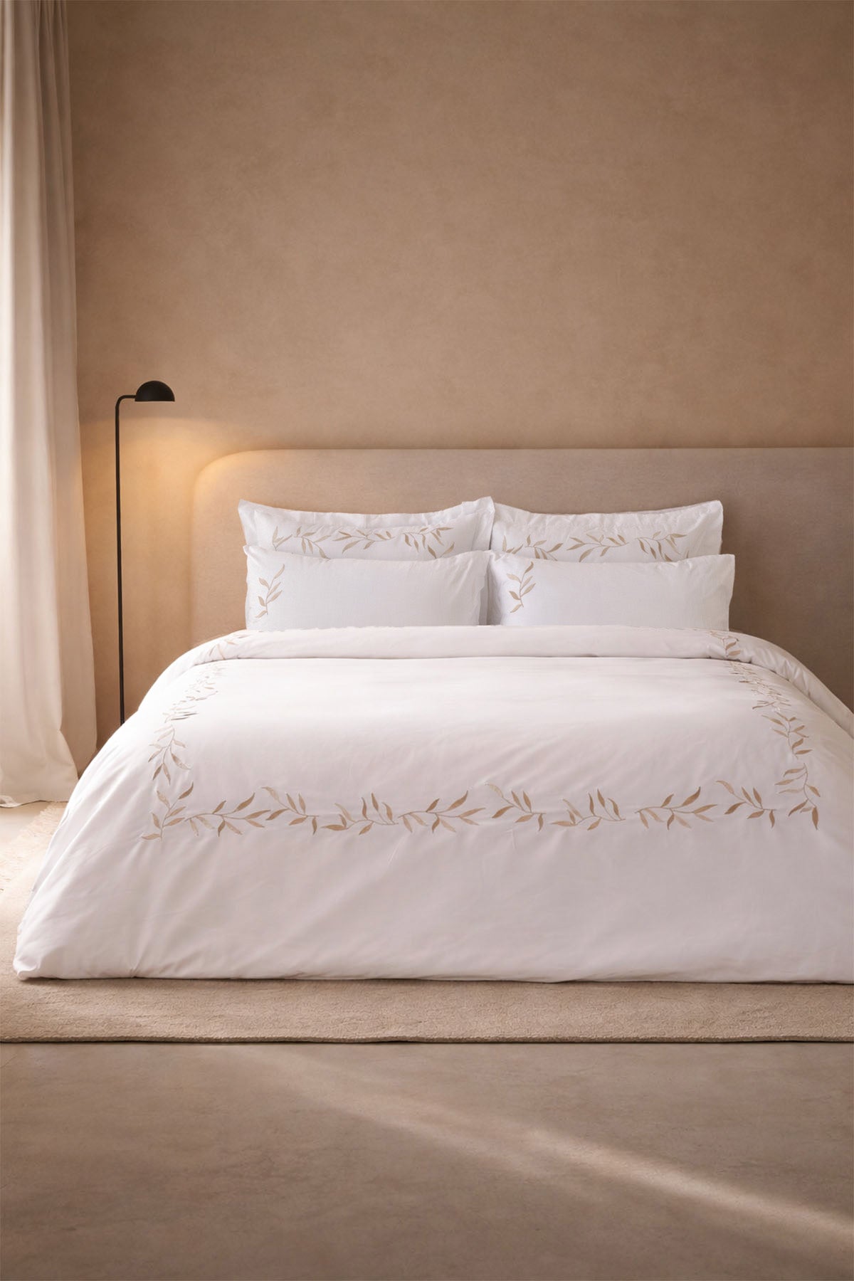 Yaprak Nakışlı 300 TC Pamuk Saten Nevresim Seti