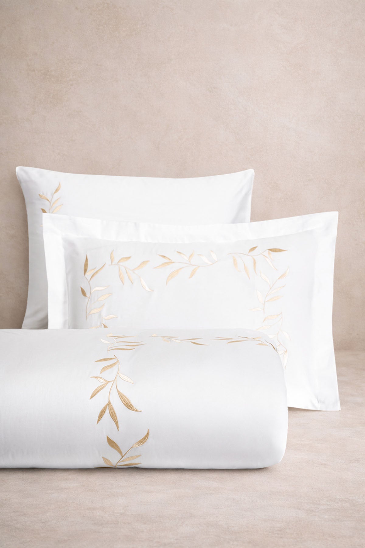 Yaprak Nakışlı 300 TC Pamuk Saten Nevresim Seti