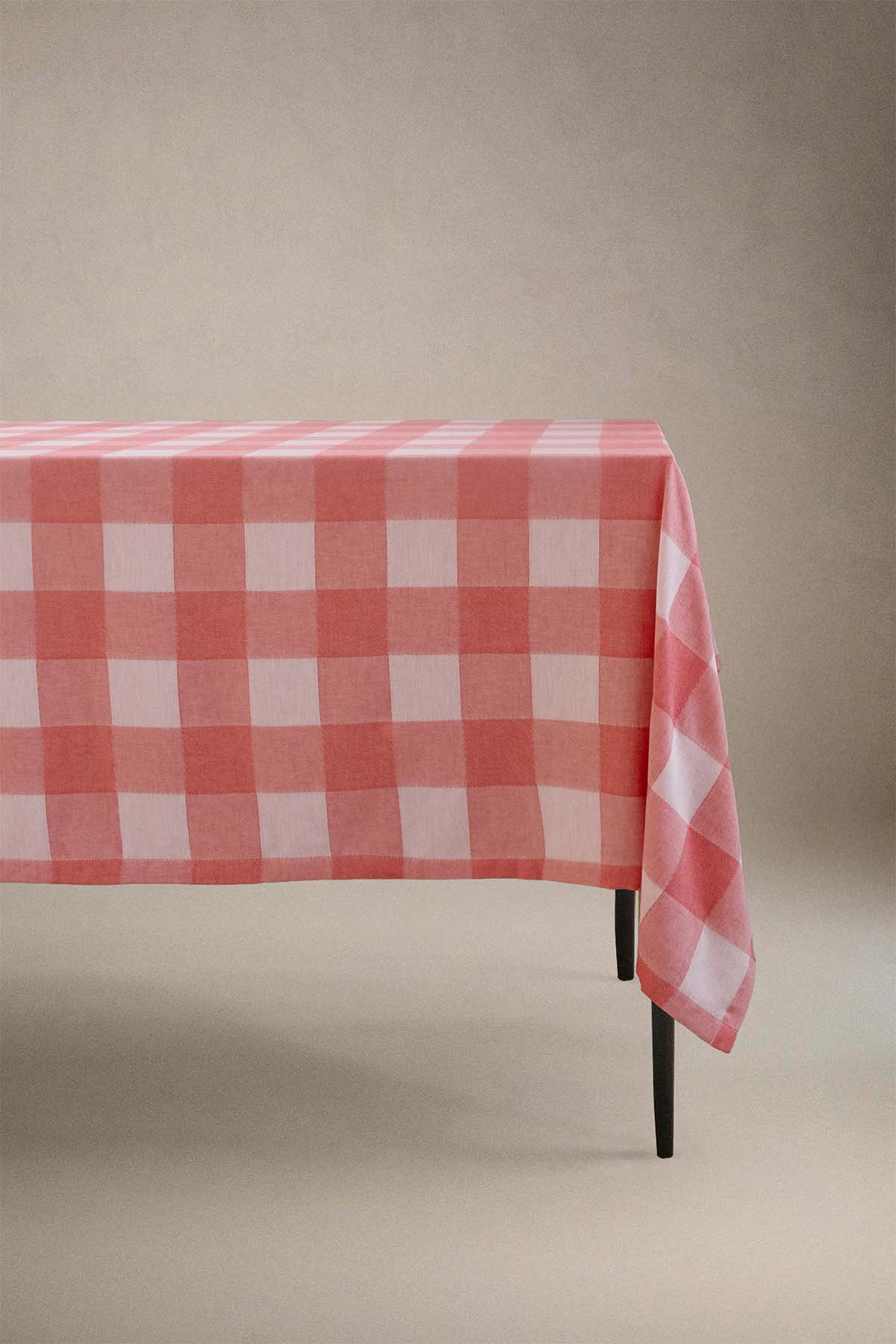 Ekose Desenli Masa Örtüsü Kırmızı 170x260 cm