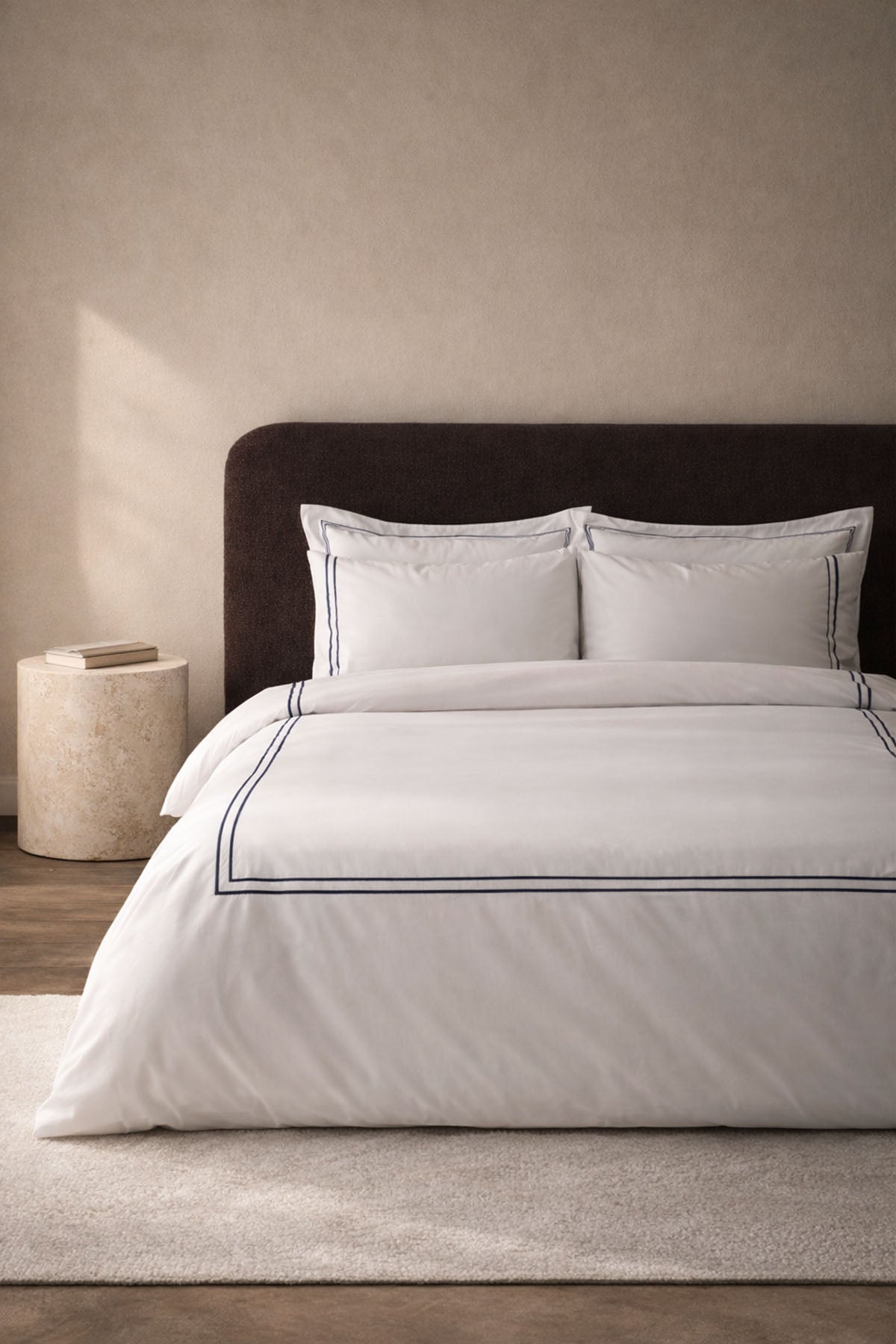 Çizgi Nakışlı 300 TC Pamuk Saten Nevresim Seti