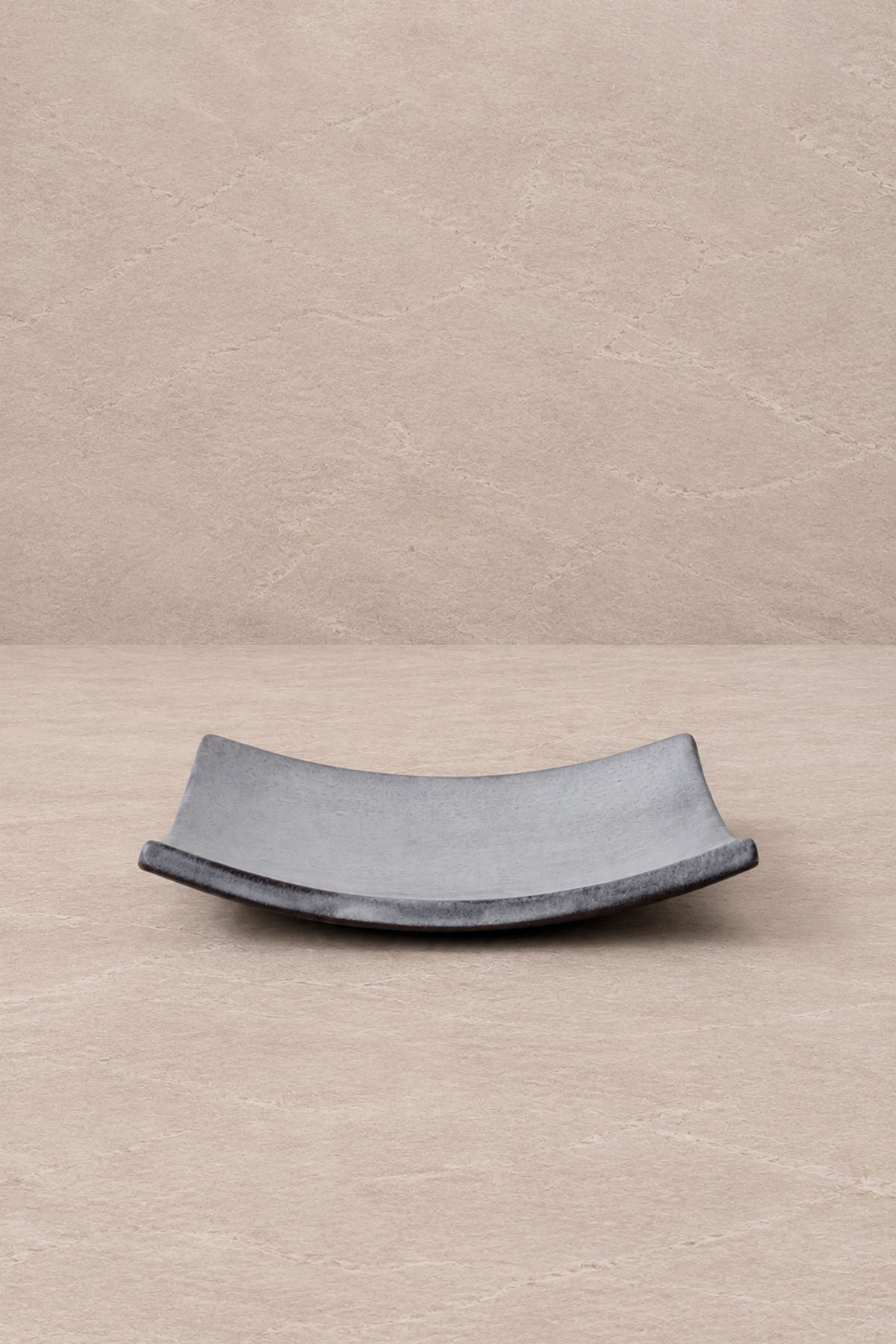 Asian Dining Kenarları Kıvrık Stoneware Kare Tabak 17 cm