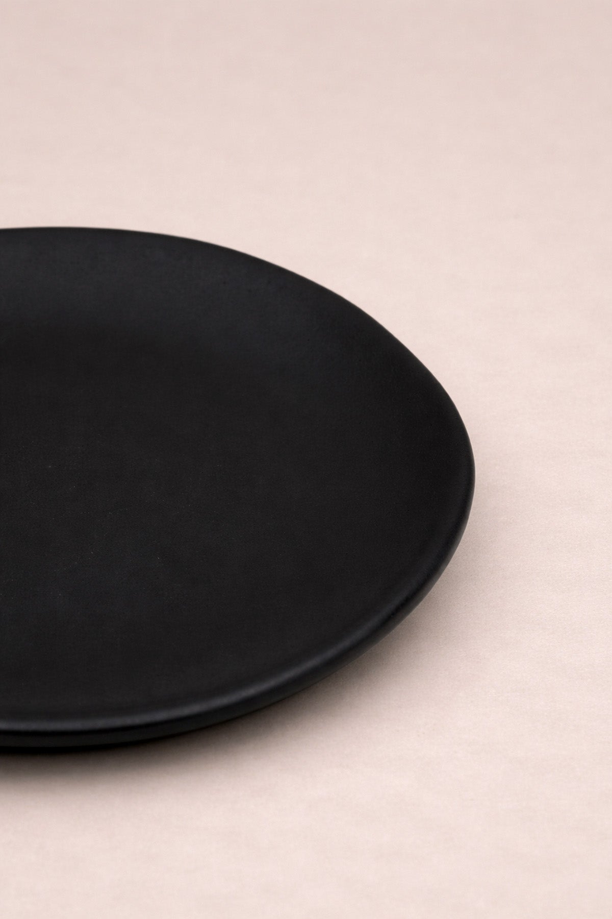 Elle Şekillendirilmiş Amorf Stoneware Mini Tabak Siyah 10 cm