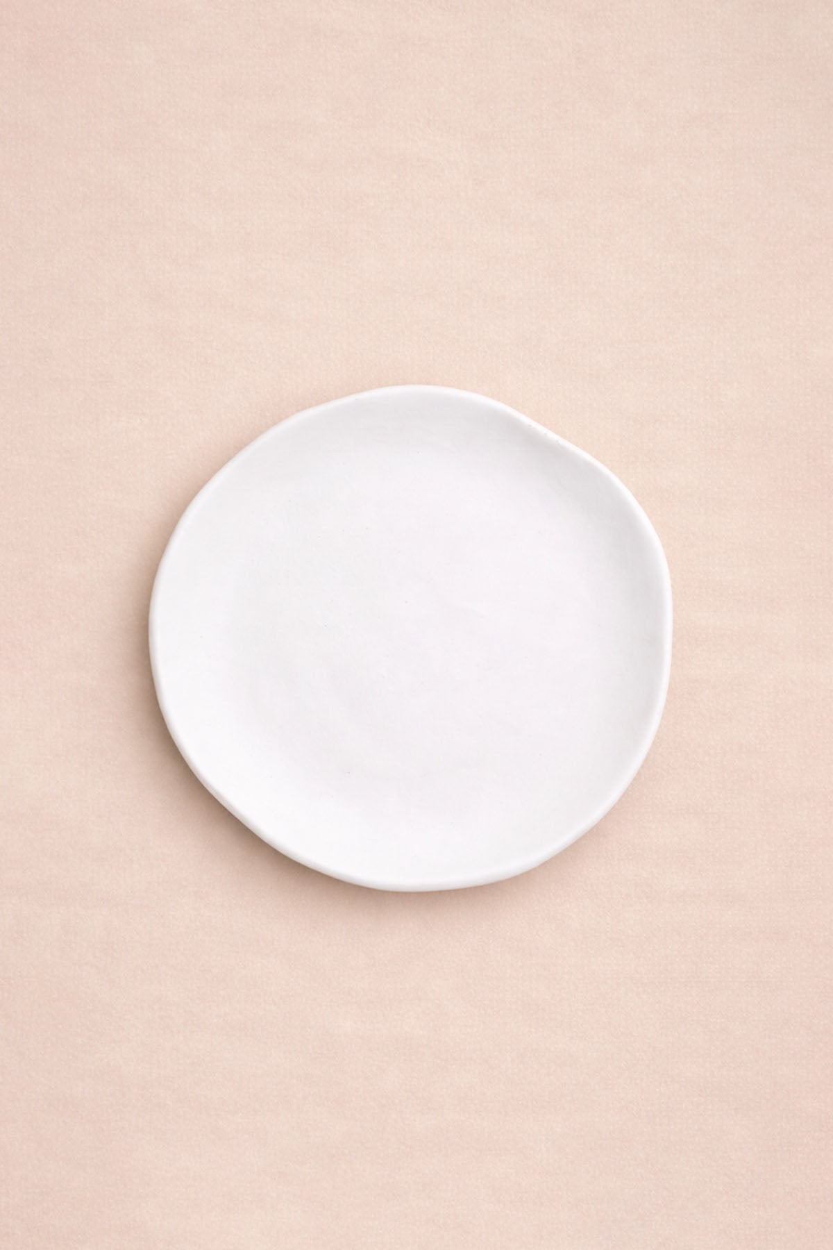 Elle Şekillendirilmiş Amorf Stoneware Tabak Beyaz 16 cm