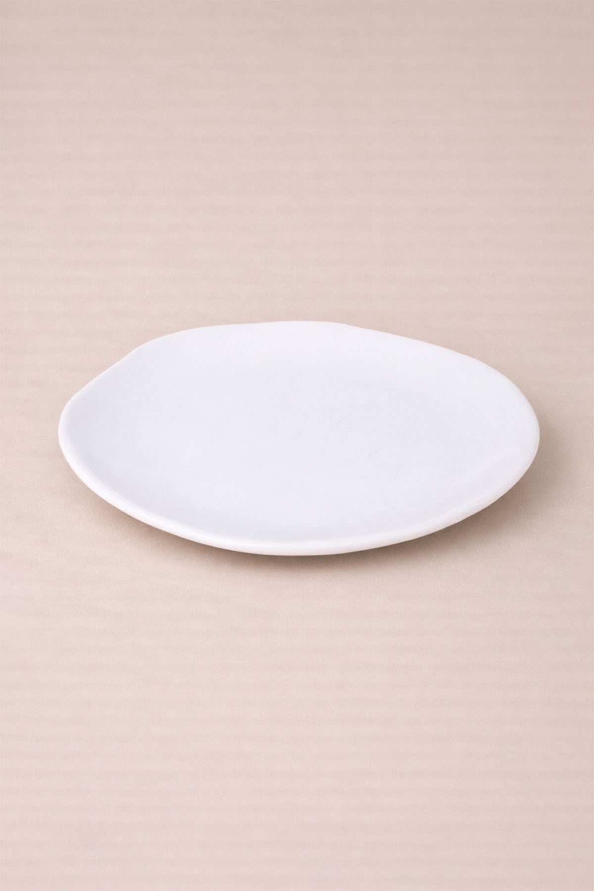 Elle Şekillendirilmiş Amorf Stoneware Tabak Beyaz 28 cm