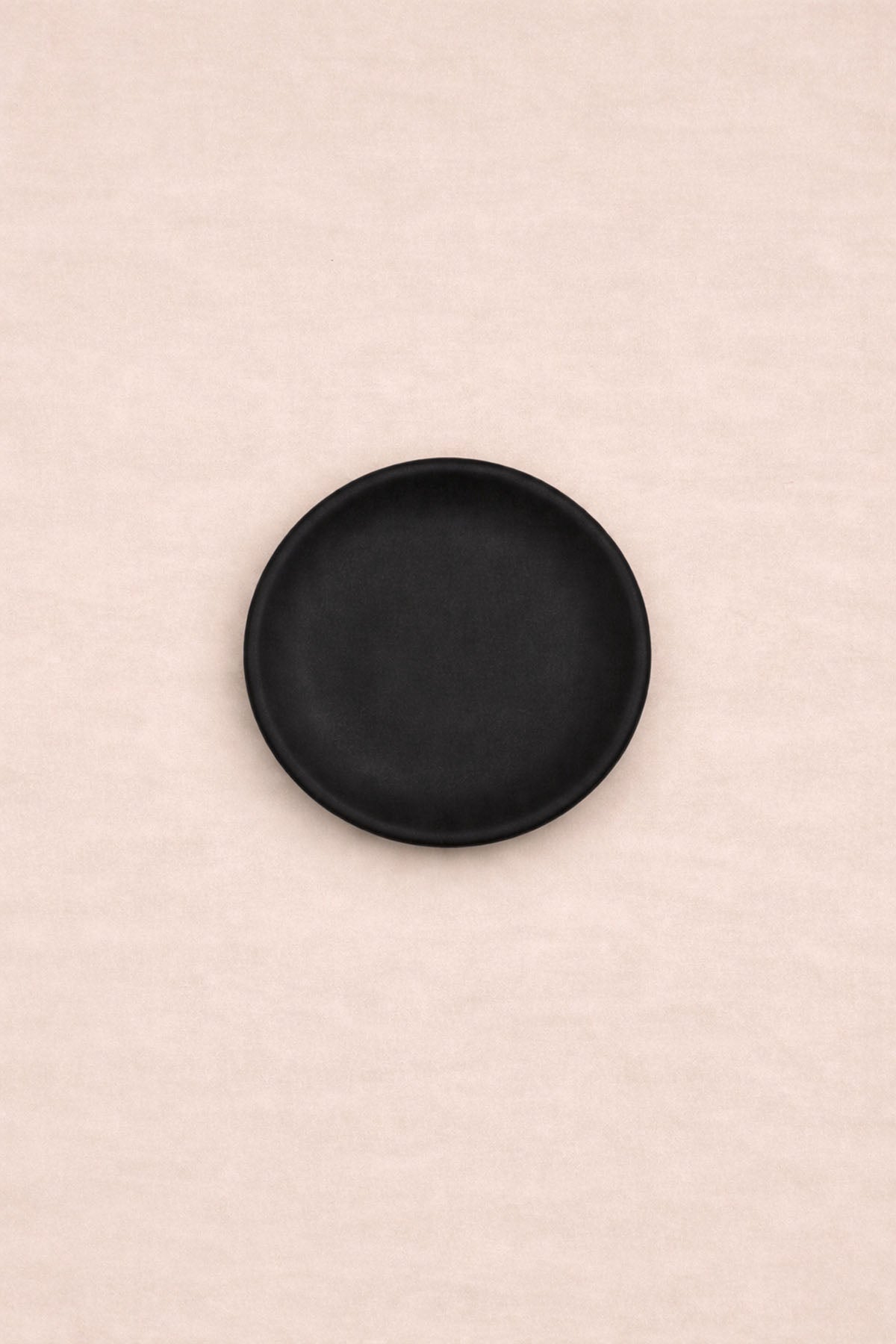 Elle Şekillendirilmiş Amorf Stoneware Mini Tabak Siyah 8 cm