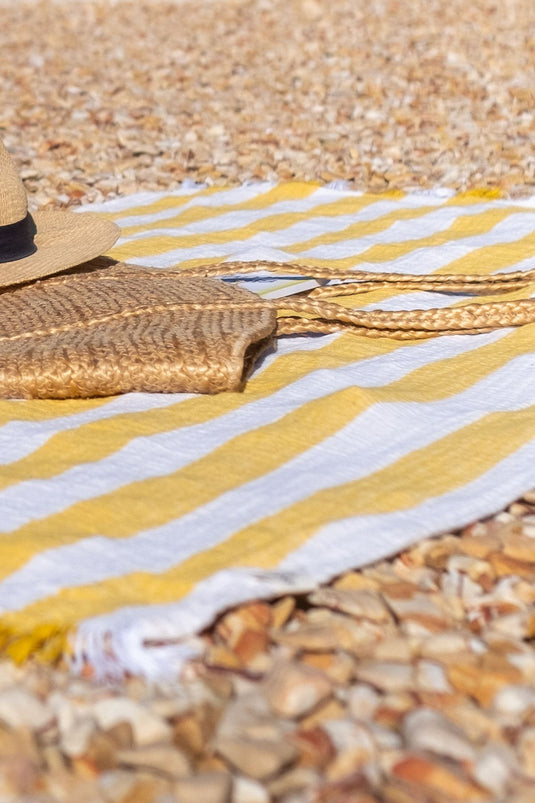 Полосатое марлевое песчаное полотенце Сафран