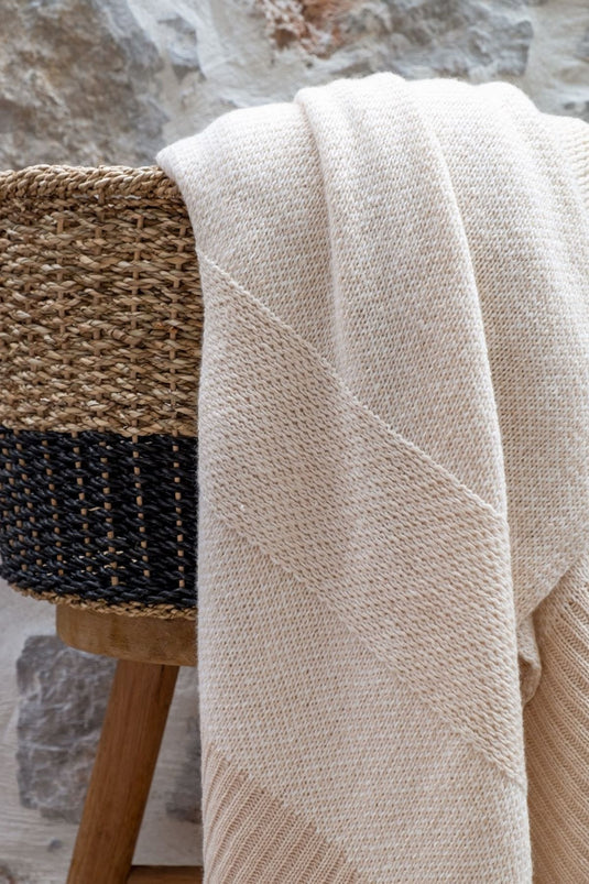 Sofaüberwurfdecke „Frame“ aus Wolle in Beige